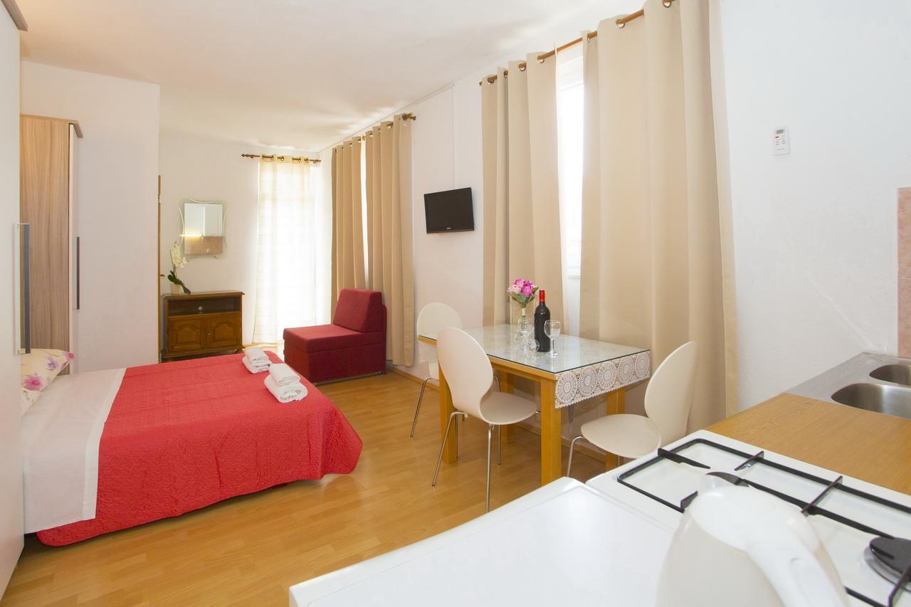 Apartments Blazevic Makarska Exterior photo